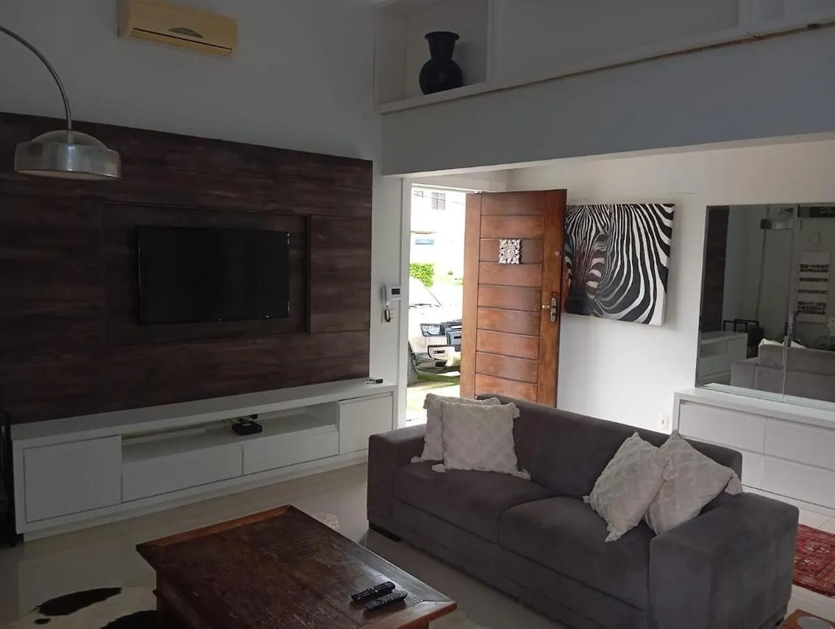 Linda Casa , Com Tres Suites E Piscina Aquecida Em Jurere Florianopolis 0*,  Brazil