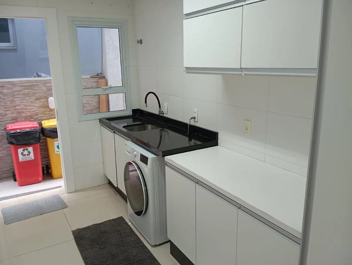 Linda Casa , Com Tres Suites E Piscina Aquecida Em Jurere Florianopolis Holiday home