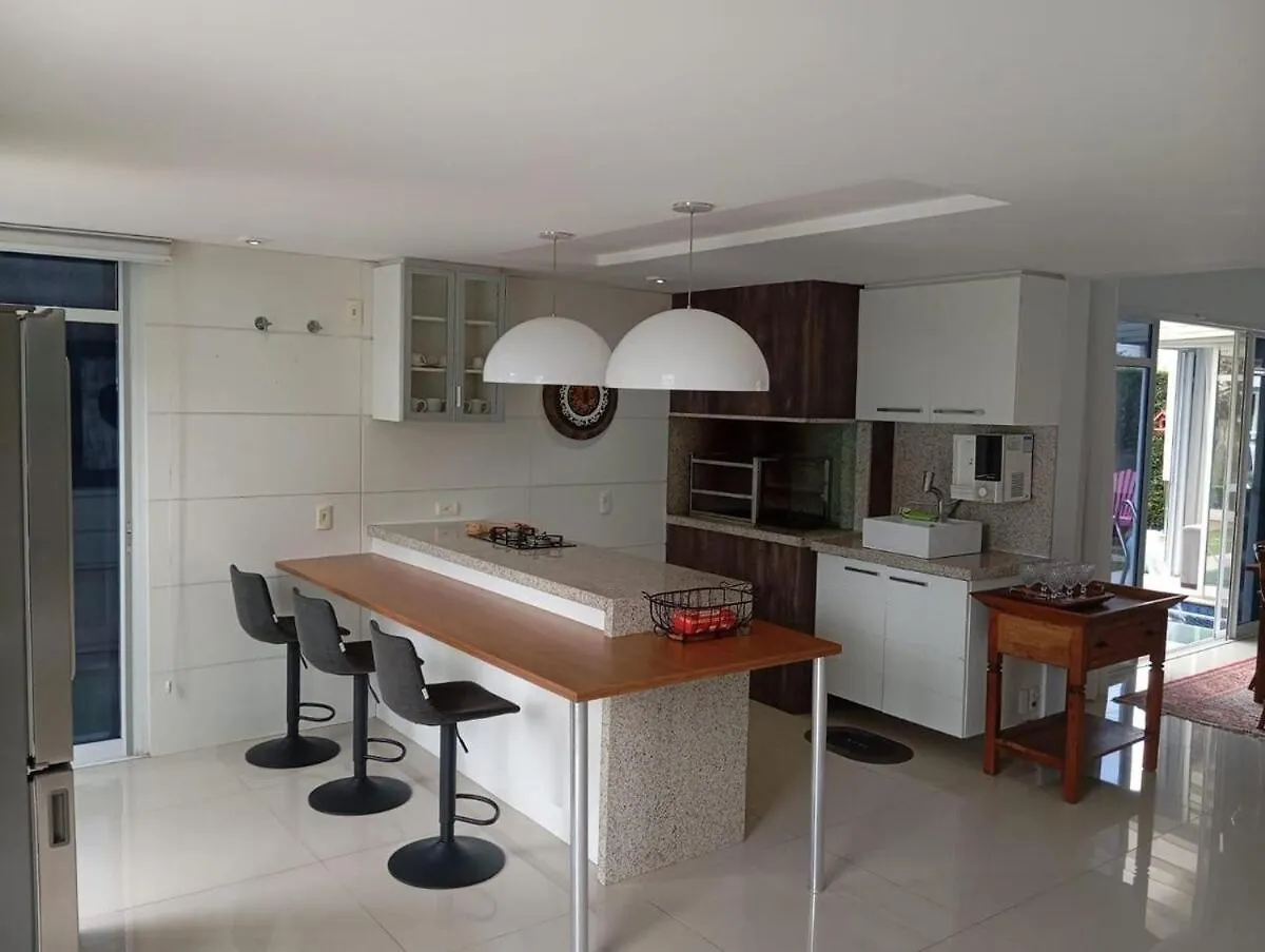 Holiday home Linda Casa , Com Tres Suites E Piscina Aquecida Em Jurere Florianopolis