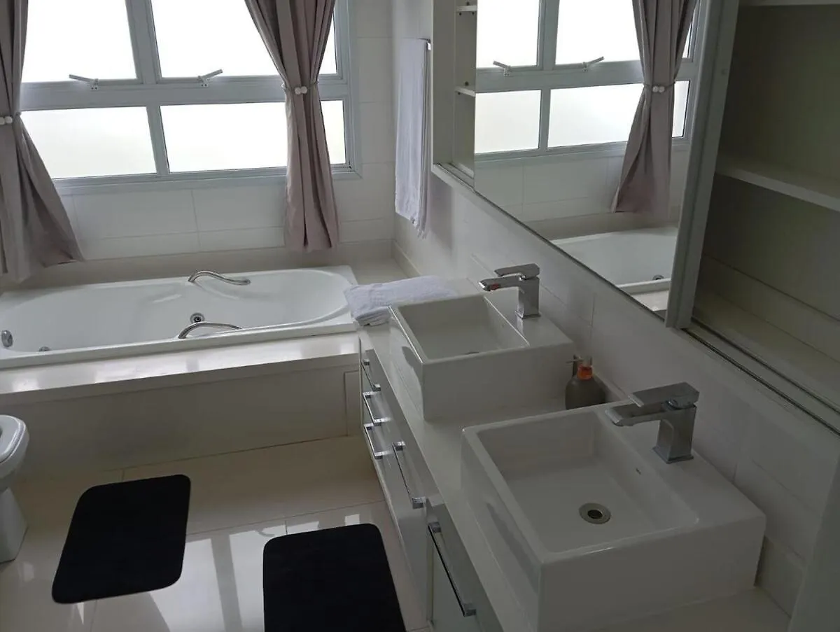 Linda Casa , Com Tres Suites E Piscina Aquecida Em Jurere Florianopolis Holiday home