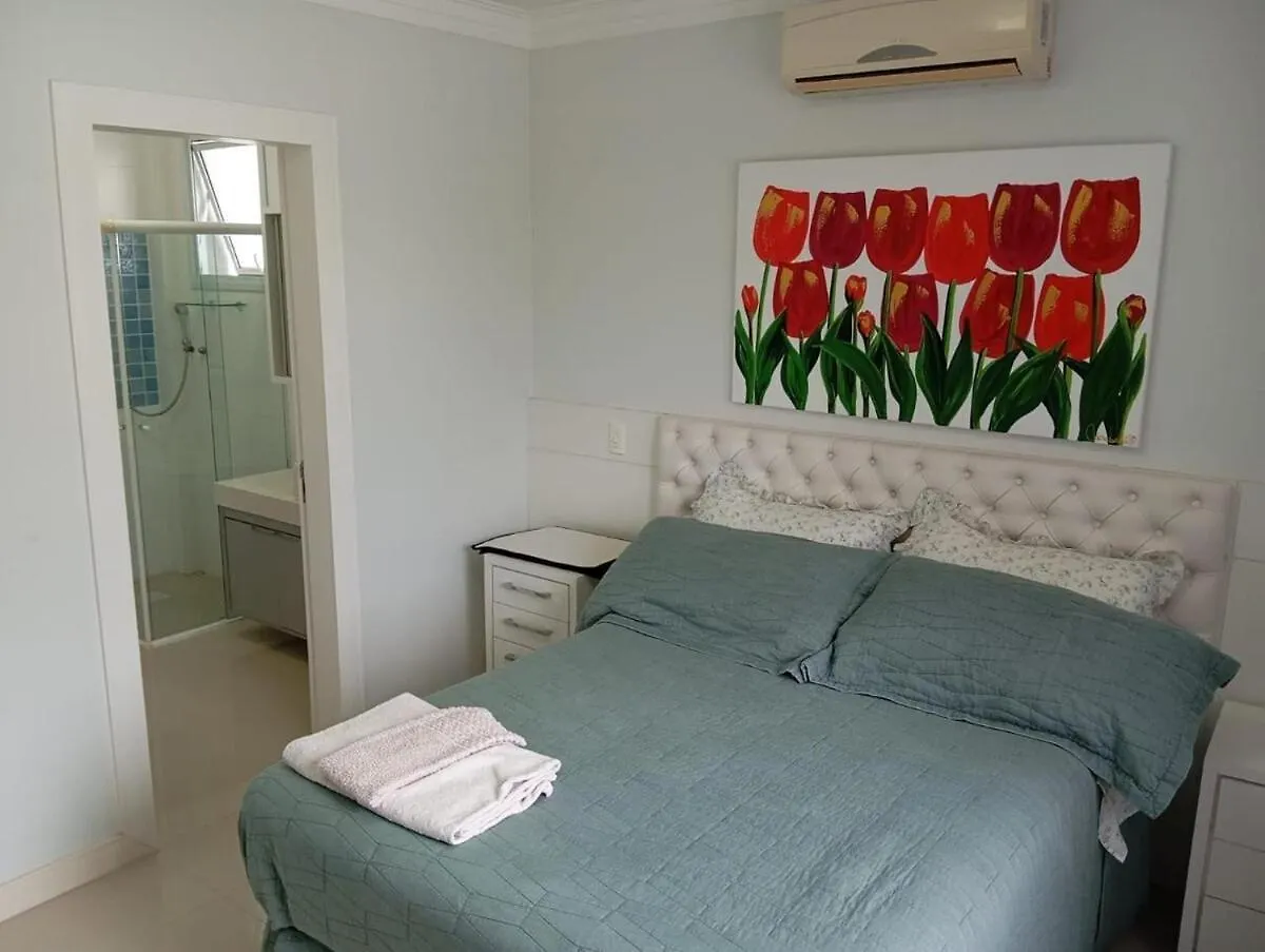 Linda Casa , Com Tres Suites E Piscina Aquecida Em Jurere Florianopolis